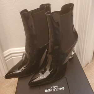 YSL ANKLE BOOTS IN PATENT LEATHER BLACK HEEL

$